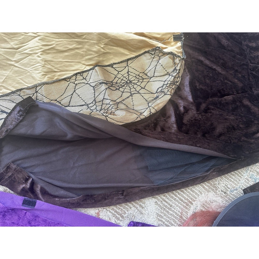Brown Velvet Witch Costume With Gold Cape And Hat With Bow Small Adult Or Lg Ch - Picture 4 of 8